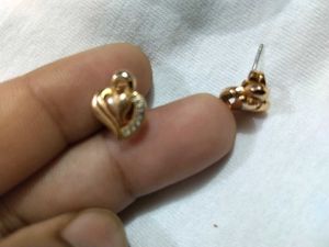 Pair of 2 Gold Bow Earrings