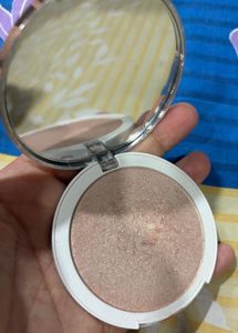Radiant Highlighter Compact