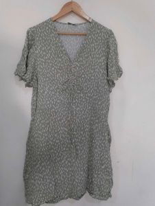 🇬🇧 George Stylish Green Dotted Mini Dress