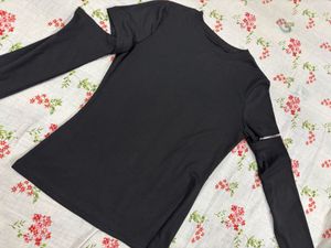 Ribbed Cut-Out Long Sleeve Top