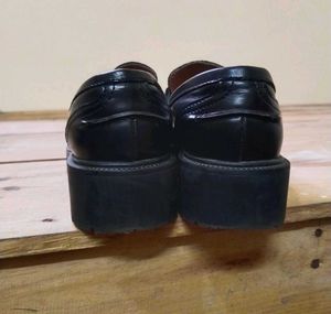 Classic Black Loafers with Gold Horsebit Detail