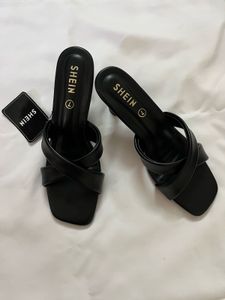 Stylish Black Open kitten Toe Heels