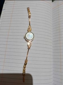 Elegant Gold-Toned Ladies’ Bracelet Watch
