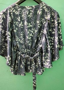Chic Floral Print Blouse with Tie Waist