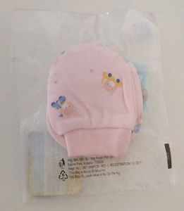 any 2Set of Baby Mittens and apron Set