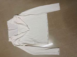 It’s a new t-shirt like crop top