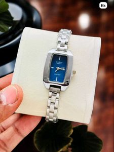 Casio For ladies watch ⌚️  PREMIUM QUALITY AT SALE
