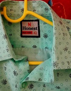 Men's Printed Button-Down Shirt  (new)