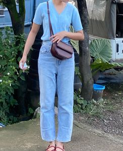 denim light blue jeans  model 5’7