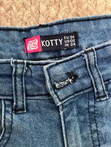 combo Wide Leg Jeans and mom fit jean