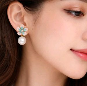 Chic Gold Disc &amp; Pearl Drop Earrings