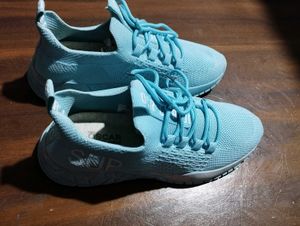 Sports Shoes 🚴‍♀️🏋‍♀️