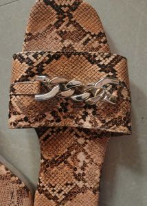 Chic Chain Detail Snake Print Slides