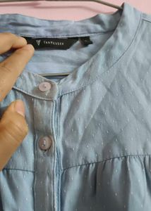 VanHeusen Blue Dotted Top