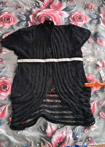 shrug Black