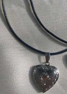 Heart Locket Necklace 🍓♥️