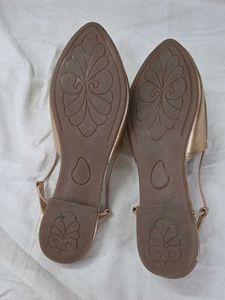 Elegant Rose Gold Flats