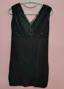 Elegant Black & Green Lace Dress