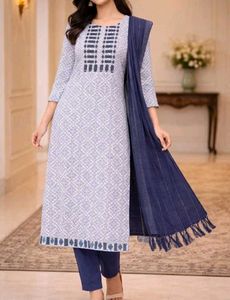 Elegant Blue &amp; White Printed Kurta Set