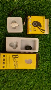 kaju Bluetooth pack of 2 brand new but not working