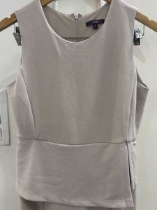 Chic Sleeveless Sheath Dress