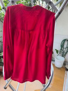 Red Globus Top with Zipper Pockets