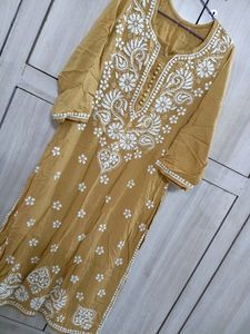Lucknowi Chickankari Kurta