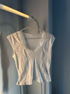Lace Trim V-Neck Sleeveless Top