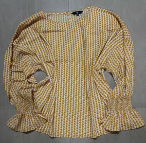 Stylish Yellow Geometric Print Top