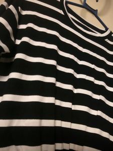 Fitted Black And White Striped Top