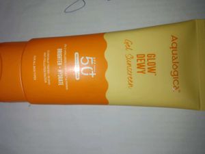 Aqualogica Glow Dewy Gel Sunscreen SPF 50