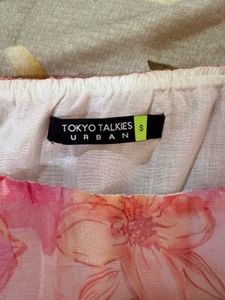 Chic Pink Floral Puff Sleeve Dress only wear once