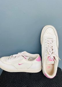Nike Court Vision Low Sneakers