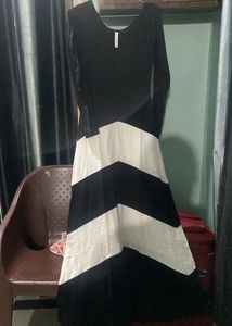 Chic Black &amp; White Striped Maxi Dress