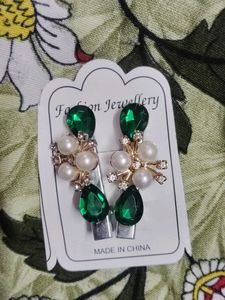 Elegant Designer Hair Clips for Women | Pearl, Flo