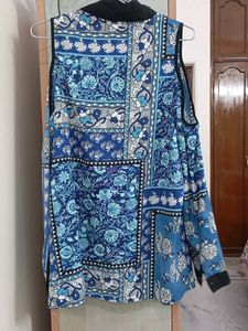Stylish Blue Floral Cold Shoulder Top