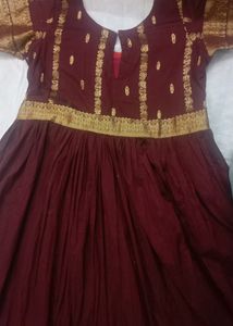 Border Gown Size Chota Bada Fitting Kara Sakte Hai