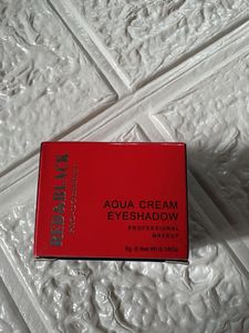 RED &amp; BLACK Aqua Cream Eyeshadow