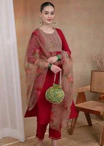 VredeVogel's Exquisite Red Kurta set
