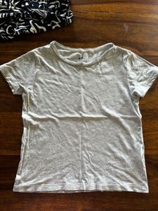 hnm kids t-shirt (4-6 years ) age can wear