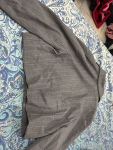 Zara Cropped Striped Blazer - Chic &amp; Modern