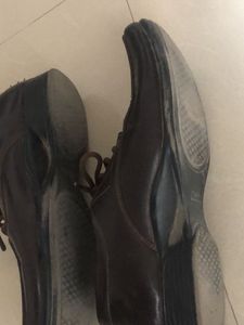 Classic Brown Leather Lace-Up Shoes