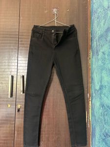 Classic Black Skinny Jeans