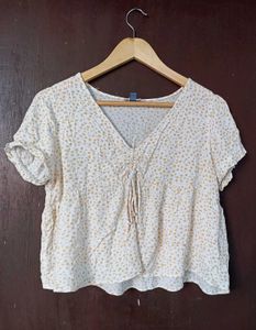 Cute Floral Smocked V-Neck Top