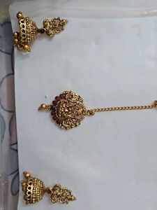 Stunning Gold-Toned Jewelry Set