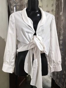 Chic White Cropped Blouse