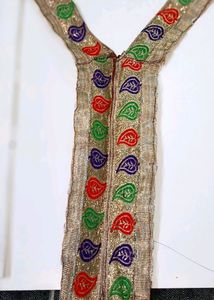 Neck lace bridal look