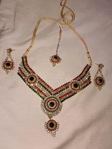 Malti colour Necklace With Mang Tika
