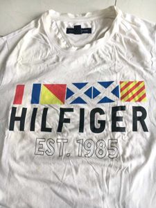 Tommy Hilfiger Graphic Tshirt with side embroidery