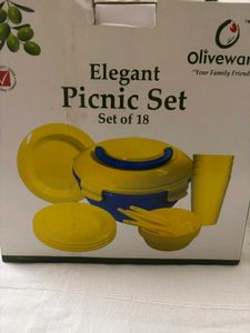 🆕Oliveware Elegant Picnic Set - 18 Pcs